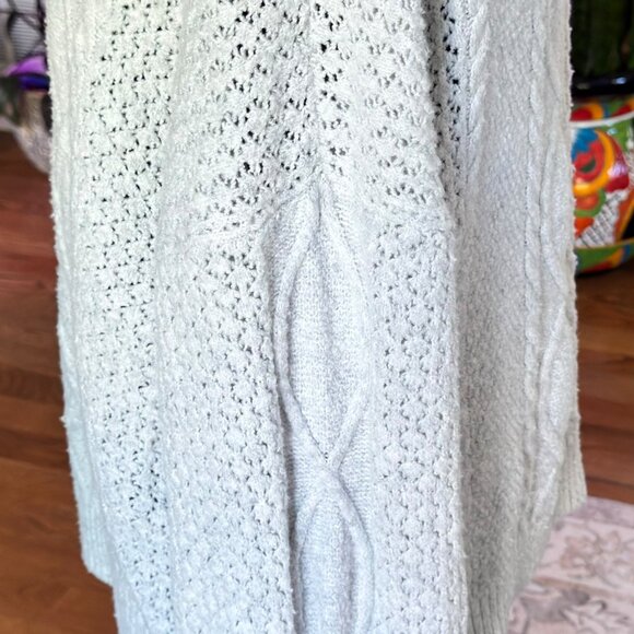 Cozy Light Gray Cable Knit Button-Front Cardigan Sweater – Women’s Size Large - Picture 3 of 8